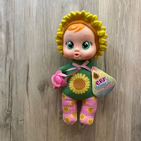 Cry Babies Tiny Cuddles  - Picture 2 of 7